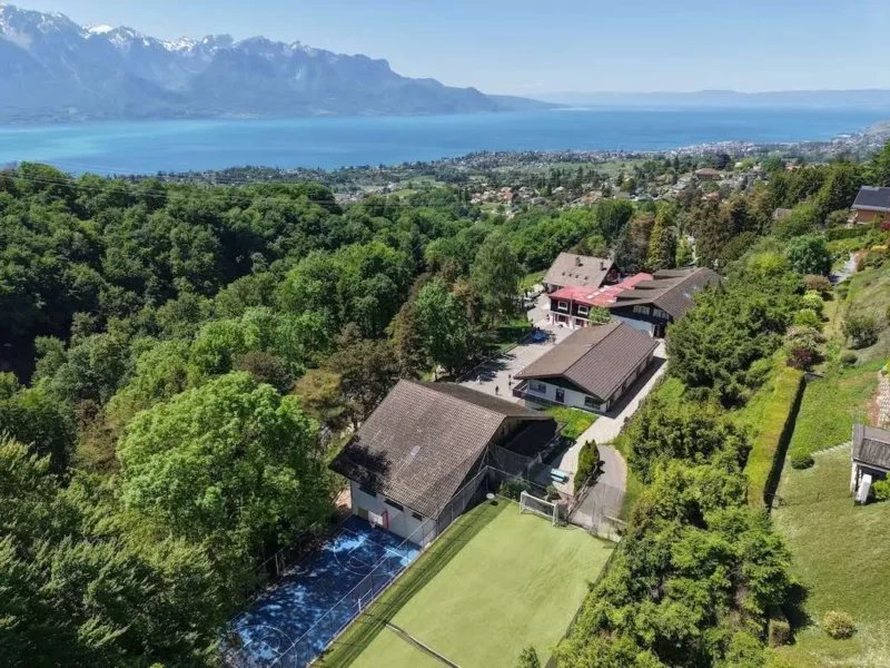 Vue du campus de Chantemerle au-dessus du lac Léman